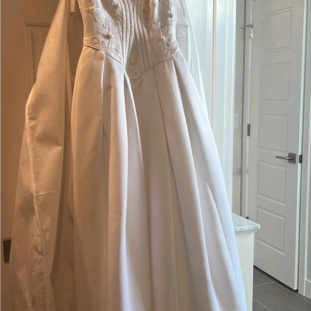 Elegant White Embroidered Wedding Gown